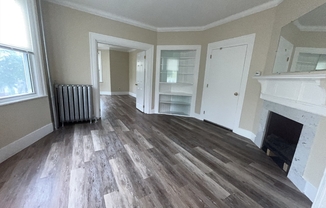 194 1/2 LEXINGTON ST