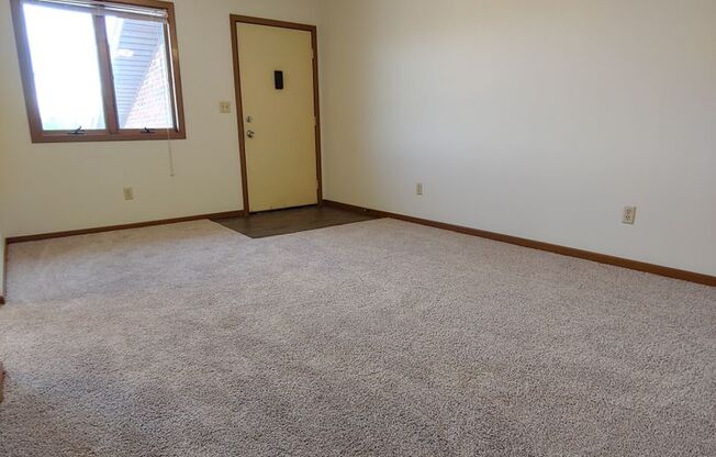 2 beds, 1 bath, 720 sqft, $930, Unit 1249-18