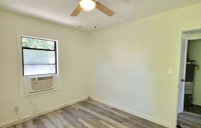 2 beds, 1 bath, $1,295