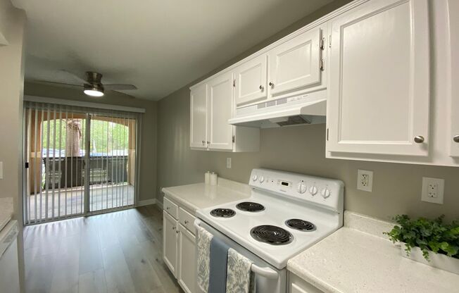 2 beds, 2 baths, 800 sqft, $2,677, Unit 20-102