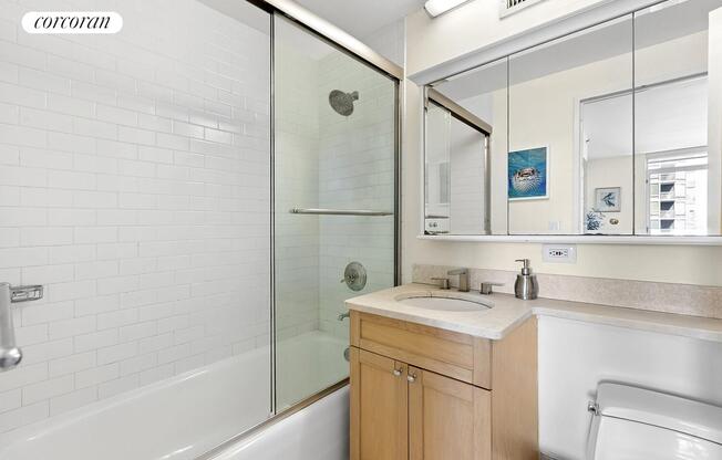 2 beds, 2 baths, 1,112 sqft, $7,000, Unit 15F