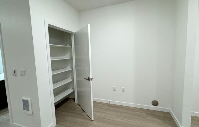 Studio, 1 bath, 553 sqft, $1,295, Unit 109