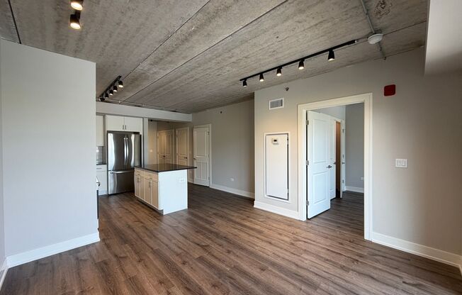 1 bed, 1 bath, 681 sqft, $2,700, Unit 952-708