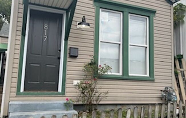 Beautifully Renovated 2-bedroom Home in Shelby Park!