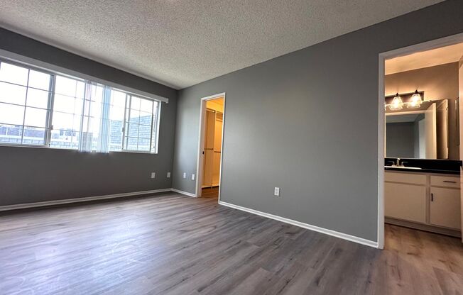 3 beds, 1.5 baths, $3,295, Unit # 9