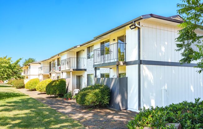 450-Chandelle Apartments