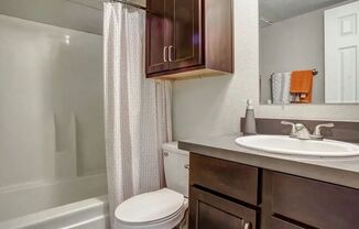 2 beds, 2 baths, 880 sqft, $999, Unit 2011B