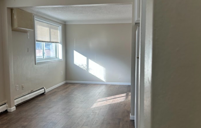 1 bed, 1 bath, 650 sqft, $1,000, Unit 1650-10