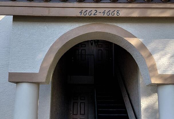 Spacious 2 Bedroom 2 Bath Condo in Townes of Southgate