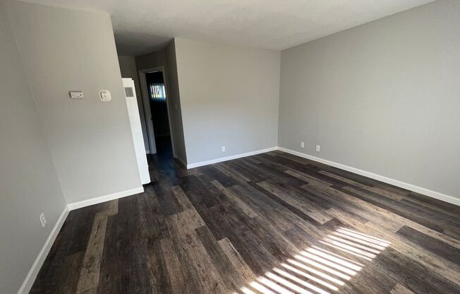 2 beds, 1 bath, 530 sqft, $2,495, Unit 033