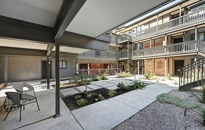 3301 Red River