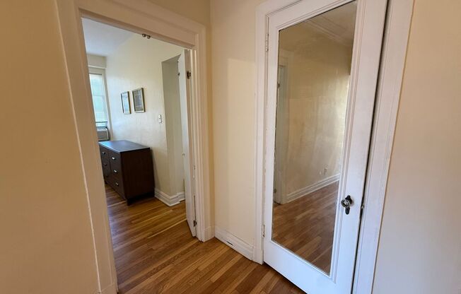 2 beds, 2 baths, 1,303 sqft, $3,000, Unit New King Edward  607