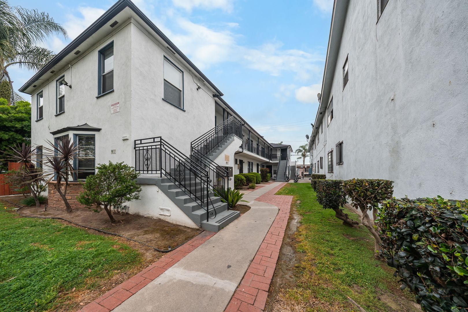 2360 Cedar Ave