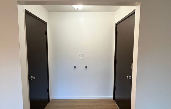 MOVE IN SPECIAL: $300 OFF - Remodeled 2 Bedroom Apartment Available NOV 10th!