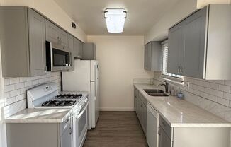 3 beds, 1 bath, $2,995