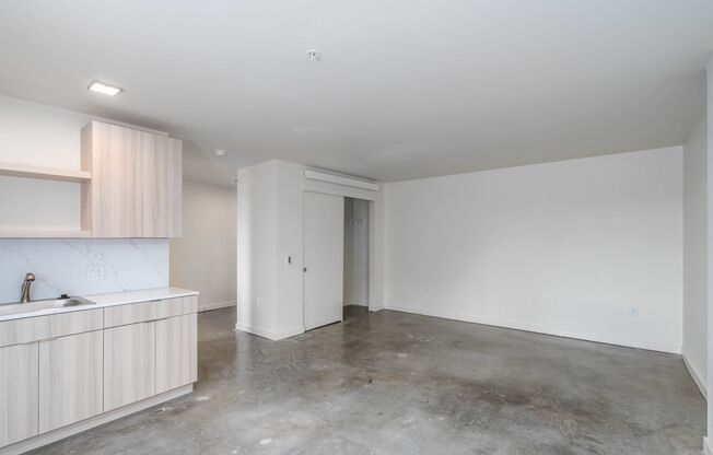 Studio, 1 bath, 374 sqft, $1,495, Unit 108