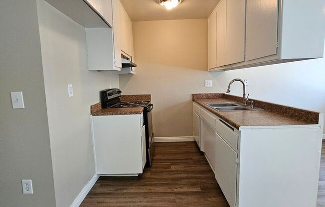 1 bed, 1 bath, 475 sqft, $1,700, Unit 04