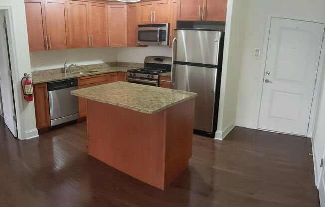 2 beds, 2 baths, $2,400, Unit 209