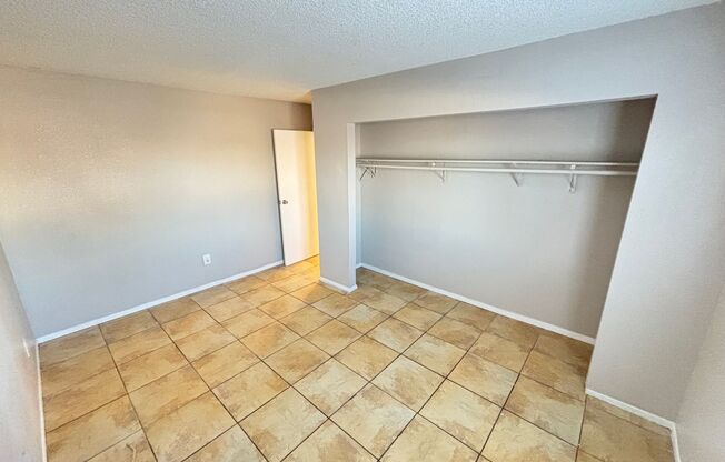 2 beds, 1 bath, $1,095, Unit 1