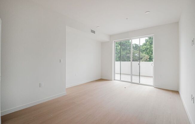 1 bed, 1 bath, 611 sqft, $2,905, Unit 214