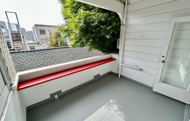Charming North Beach Unit w/Parking