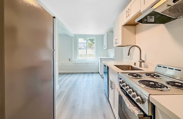 1454 8 AVE