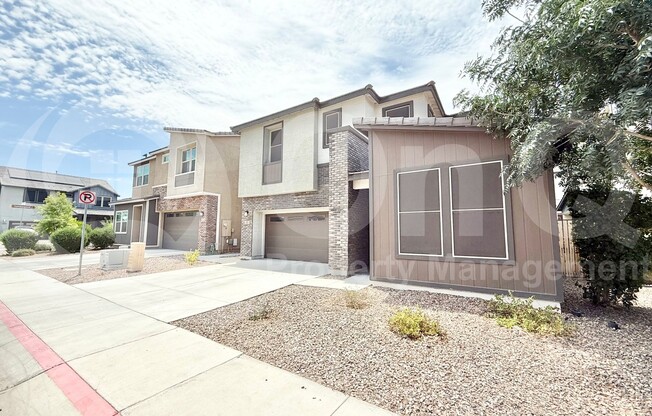 735 W DERRINGER WAY
