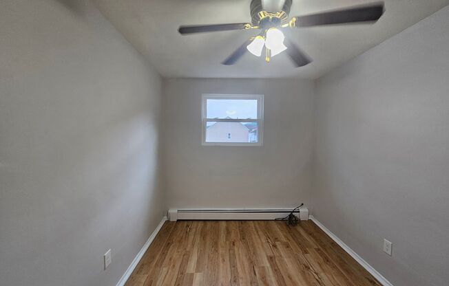 Newly Updated 3 bedroom 1 bath apartment in Sharpsburg!