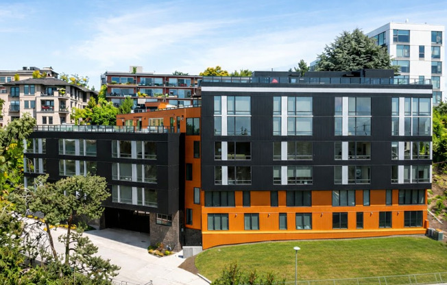 1 bed, 1 bath, 496 sqft, $1,670, Unit 208