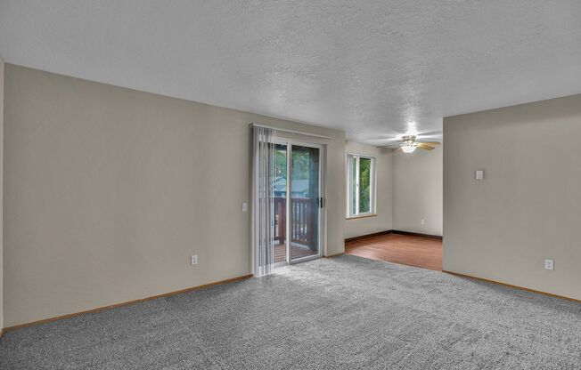 2 beds, 2 baths, 950 sqft, $1,295, Unit 340-18