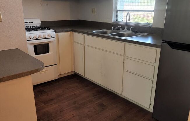 Studio, 1 bath, 370 sqft, $999, Unit 54