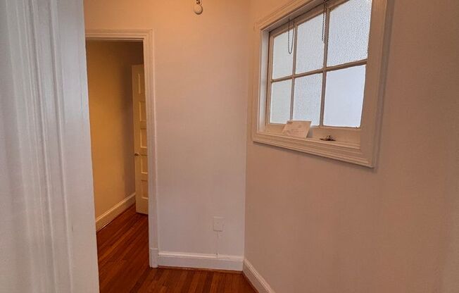 2 beds, 1 bath, 822 sqft, $1,895, Unit 402 #11