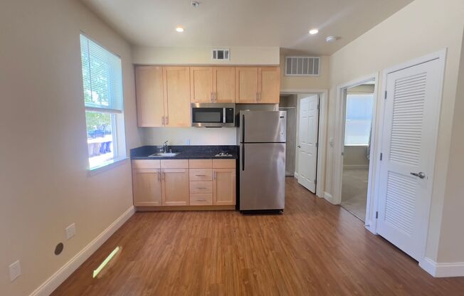 1 bed, 1 bath, 250 sqft, $2,450, Unit Unit B