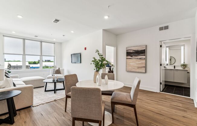 1 bed, 1 bath, 800 sqft, $1,580, Unit 504
