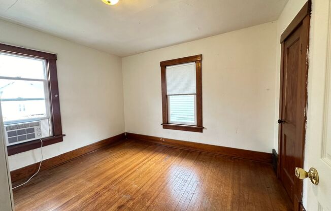 2 beds, 1 bath, $725, Unit 915 5th Ave North #2