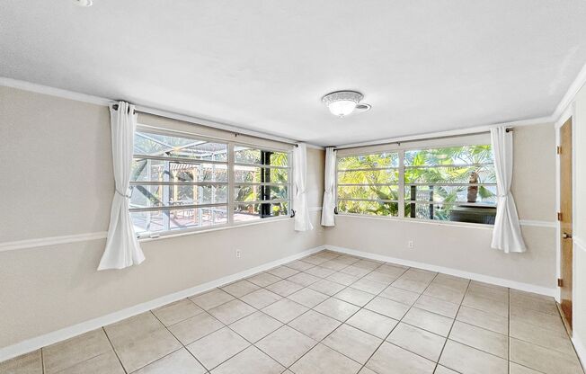 Beautiful Clearwater Home with Pool - 2bed|2bath WITH BONUS ROOM