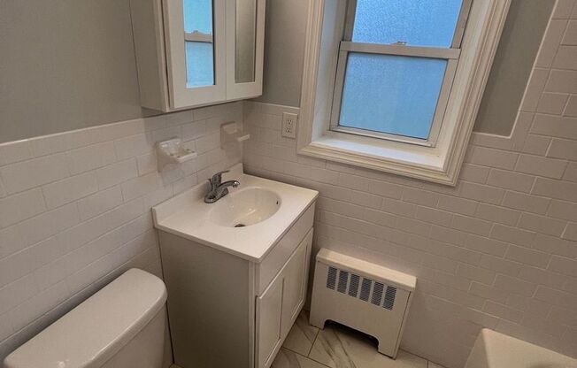 Studio, 1 bath, 550 sqft, $1,700, Unit B9