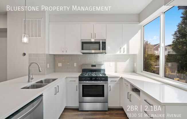 7830 SE MILWAUKIE AVE