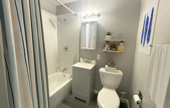 2 beds, 1 bath, 860 sqft, $1,850, Unit O-50