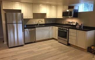 2 beds, 1 bath, 1,171 sqft, $1,475, Unit B