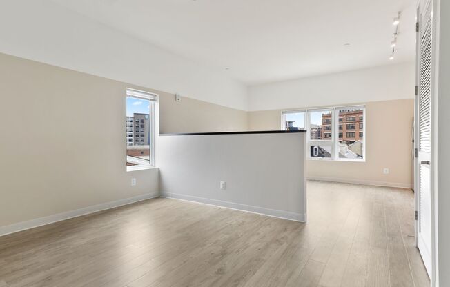 Studio, 1 bath, 537 sqft, $1,550, Unit 208