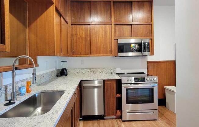 1 bed, 1 bath, 499 sqft, $2,300