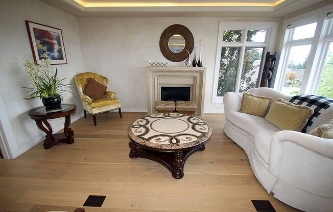 LUXURY 4 BEDROOM BELLEVUE HOME IN ‘THE SUMMIT’ W AMAZING VIEWS!