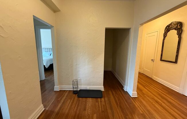 2 beds, 2 baths, 1,303 sqft, $3,000, Unit New King Edward  402