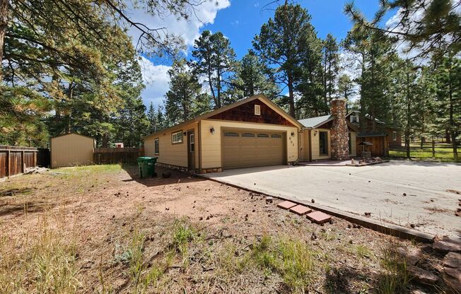 Charming 3 Bed, 2 Bath Home In Beautiful Woodland Park!!