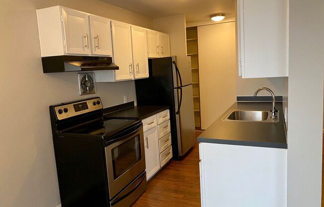 2 beds, 1 bath, 856 sqft, $1,850, Unit 105