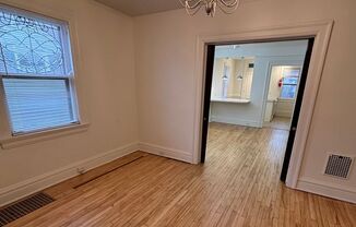 3 beds, 1.5 baths, $1,950, Unit 189 E. Sycamore