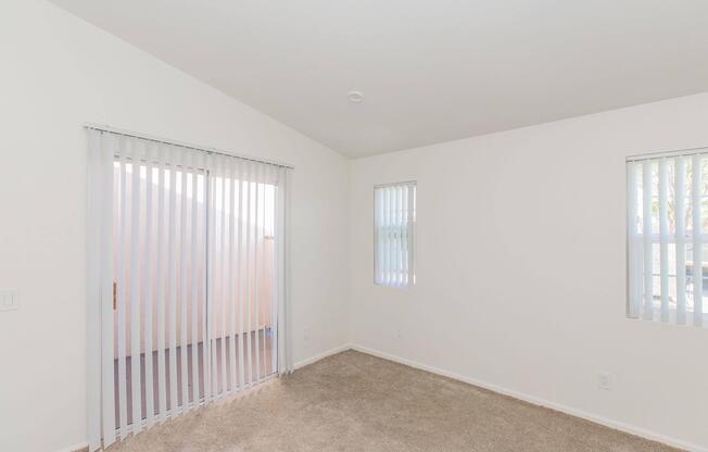 2 beds, 2 baths, 880 sqft, $3,020