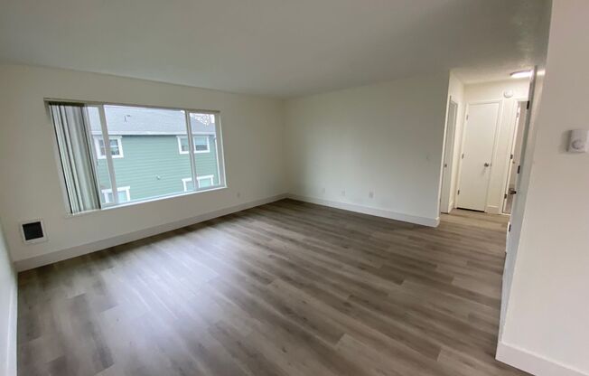 2 beds, 1 bath, 890 sqft, $1,525, Unit 36