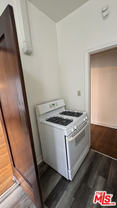 326 1/2 N SYCAMORE AVE